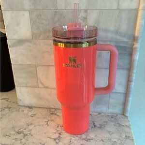 Beautiful sold out pink Stanley limited edition 2024 style